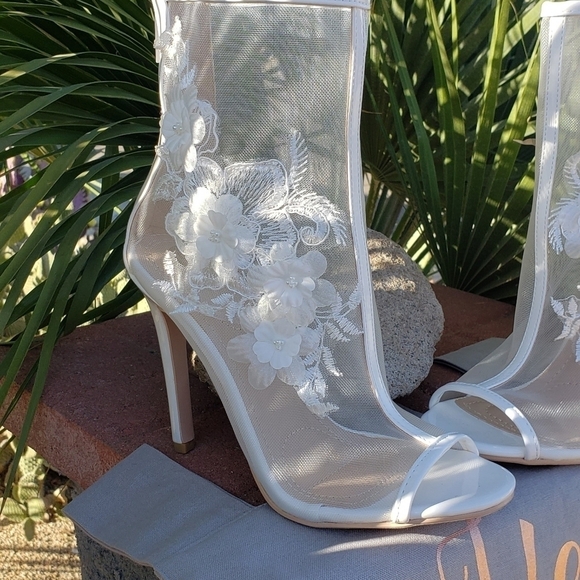 Bridal‎ Booties for the Boho Wilderness - Picture 10 of 11